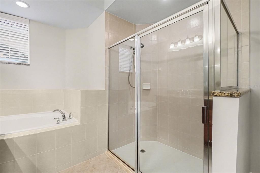 For Sale: $319,000 (2 beds, 2 baths, 1626 Square Feet)