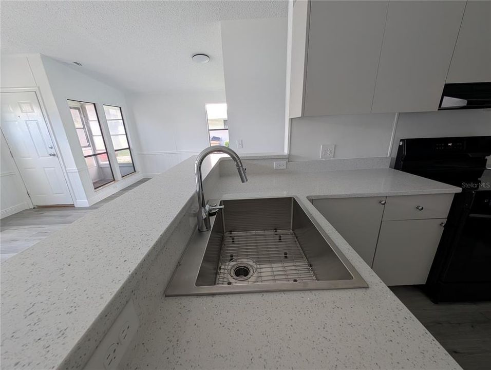 For Rent: $2,100 (2 beds, 2 baths, 1220 Square Feet)