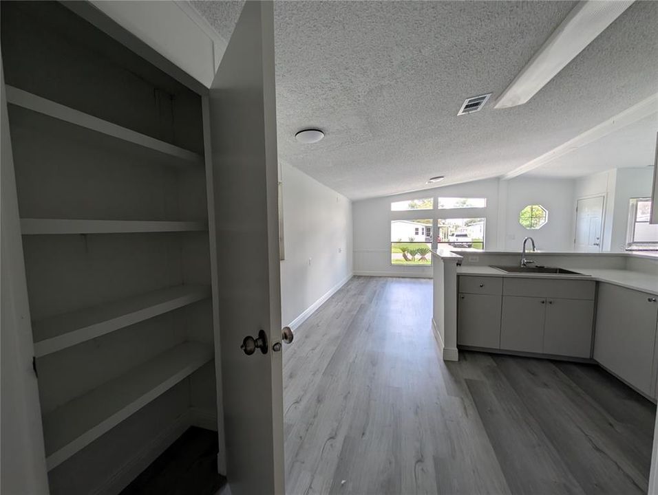 For Rent: $2,100 (2 beds, 2 baths, 1220 Square Feet)