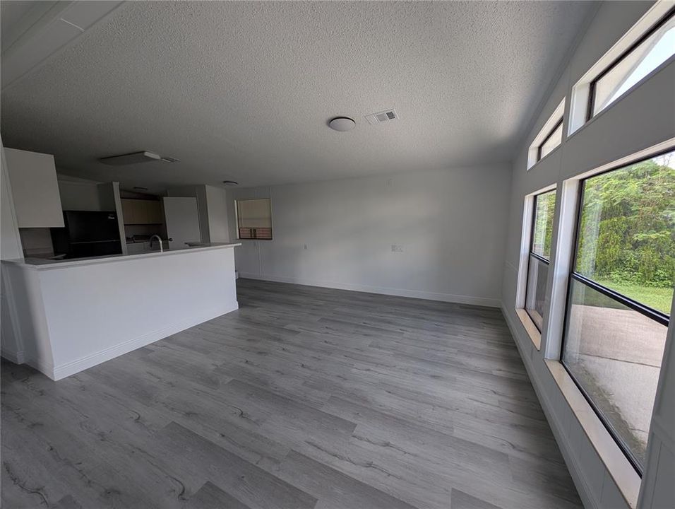 For Rent: $2,100 (2 beds, 2 baths, 1220 Square Feet)