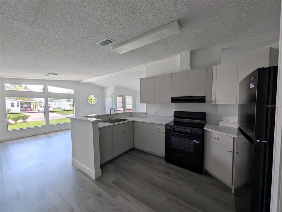 For Rent: $2,100 (2 beds, 2 baths, 1220 Square Feet)