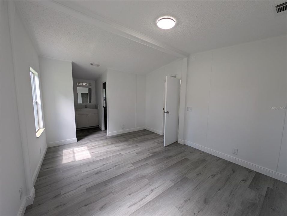 For Rent: $2,100 (2 beds, 2 baths, 1220 Square Feet)