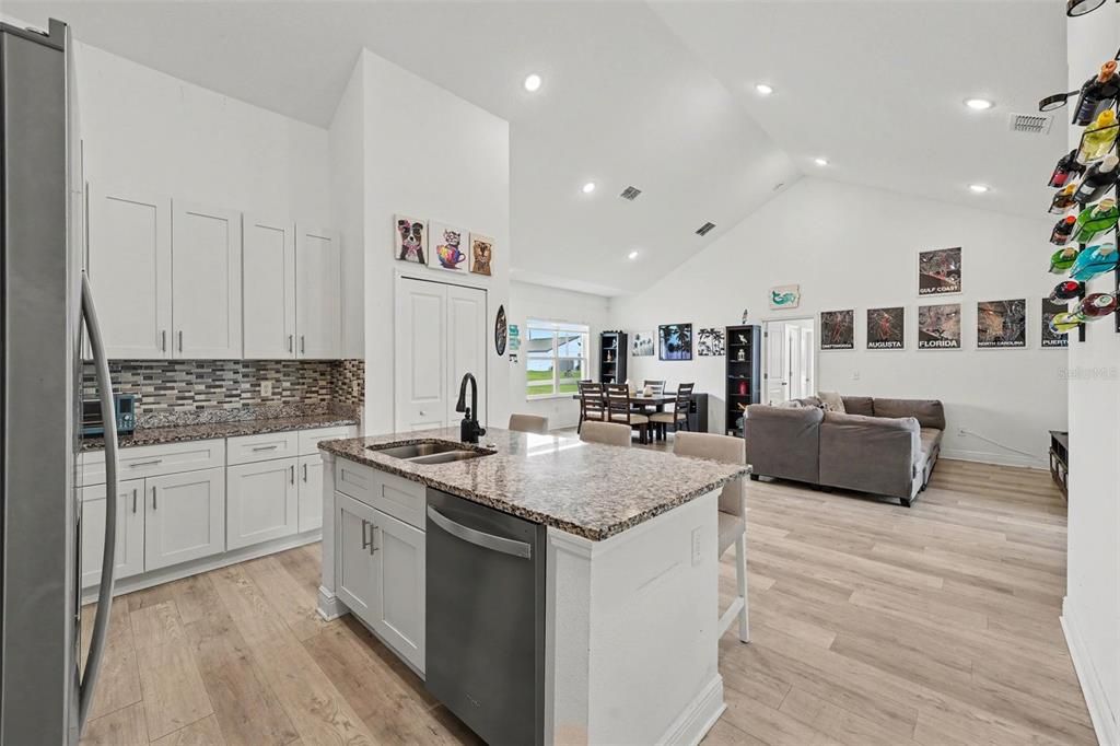 For Sale: $305,000 (4 beds, 2 baths, 1590 Square Feet)
