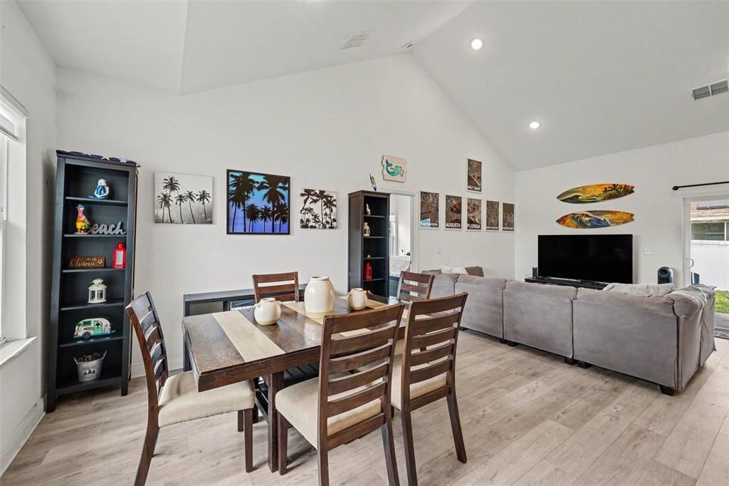 For Sale: $305,000 (4 beds, 2 baths, 1590 Square Feet)