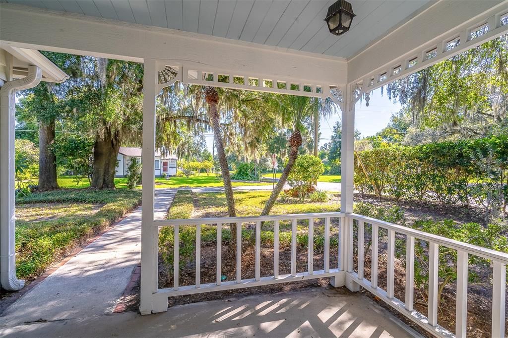 For Sale: $599,000 (4 beds, 2 baths, 2692 Square Feet)