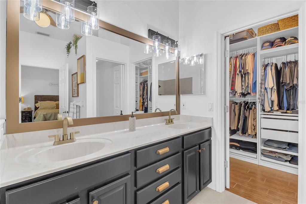 For Sale: $575,000 (4 beds, 2 baths, 2005 Square Feet)