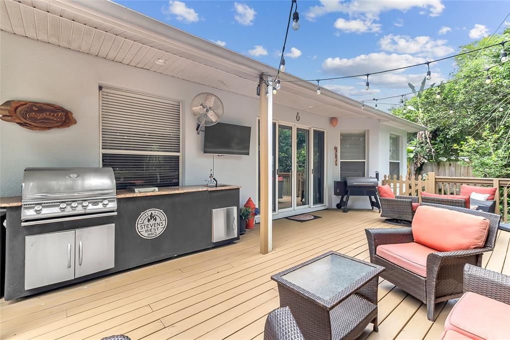For Sale: $575,000 (4 beds, 2 baths, 2005 Square Feet)