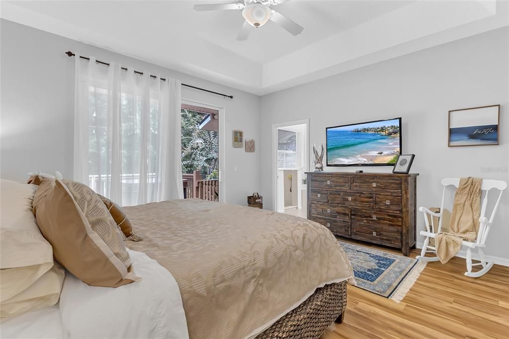 For Sale: $575,000 (4 beds, 2 baths, 2005 Square Feet)