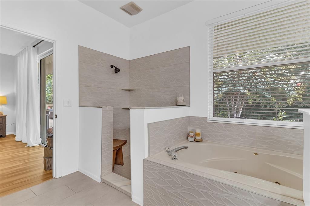 For Sale: $575,000 (4 beds, 2 baths, 2005 Square Feet)