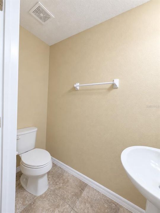 For Rent: $2,395 (3 beds, 2 baths, 1860 Square Feet)