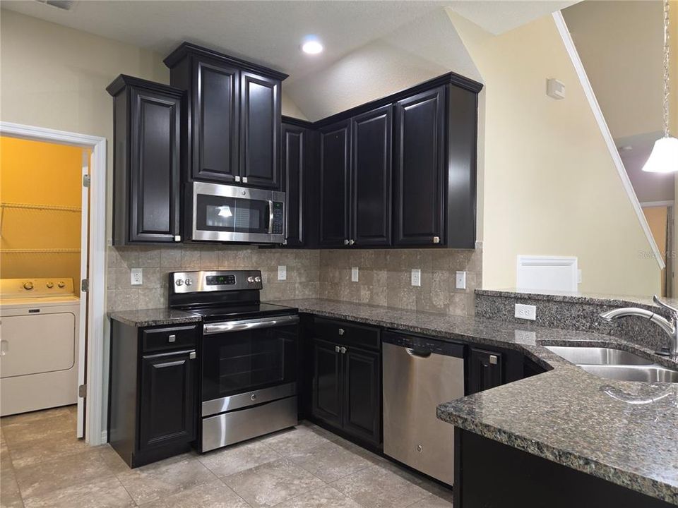 For Rent: $2,395 (3 beds, 2 baths, 1860 Square Feet)