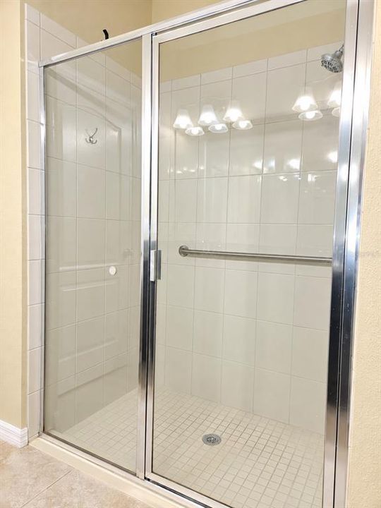 For Rent: $2,395 (3 beds, 2 baths, 1860 Square Feet)