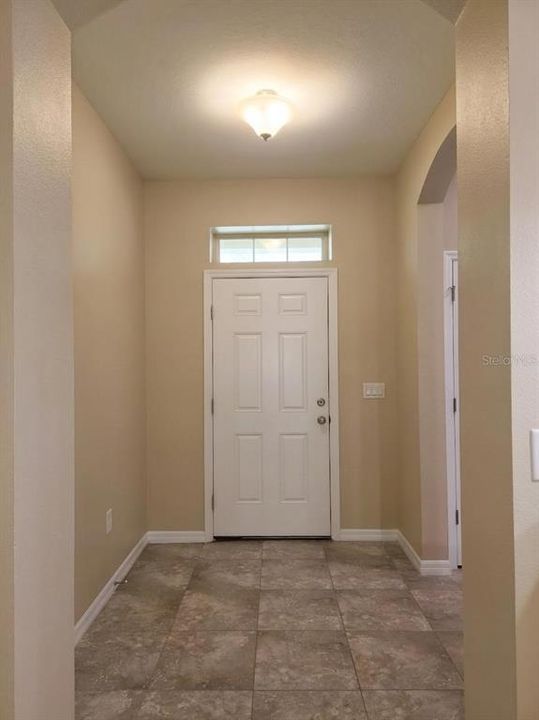 For Rent: $2,395 (3 beds, 2 baths, 1860 Square Feet)