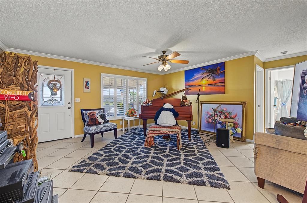 For Sale: $369,000 (2 beds, 2 baths, 1794 Square Feet)