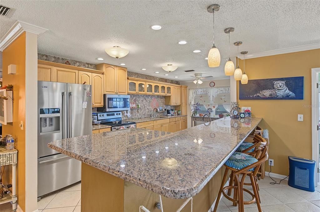 For Sale: $369,000 (2 beds, 2 baths, 1794 Square Feet)