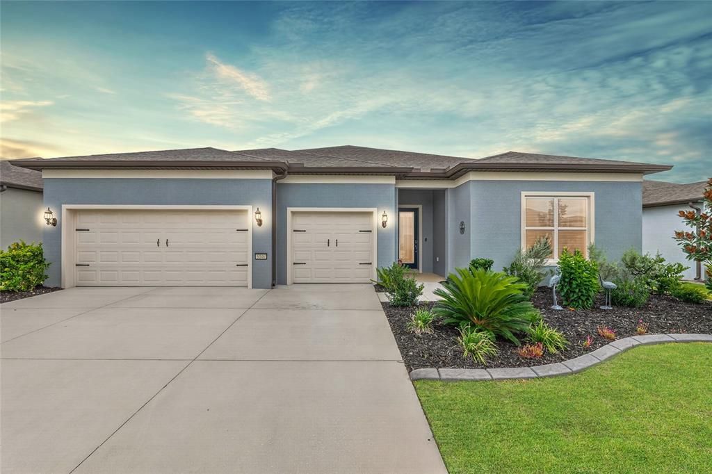 For Sale: $574,850 (3 beds, 3 baths, 2809 Square Feet)
