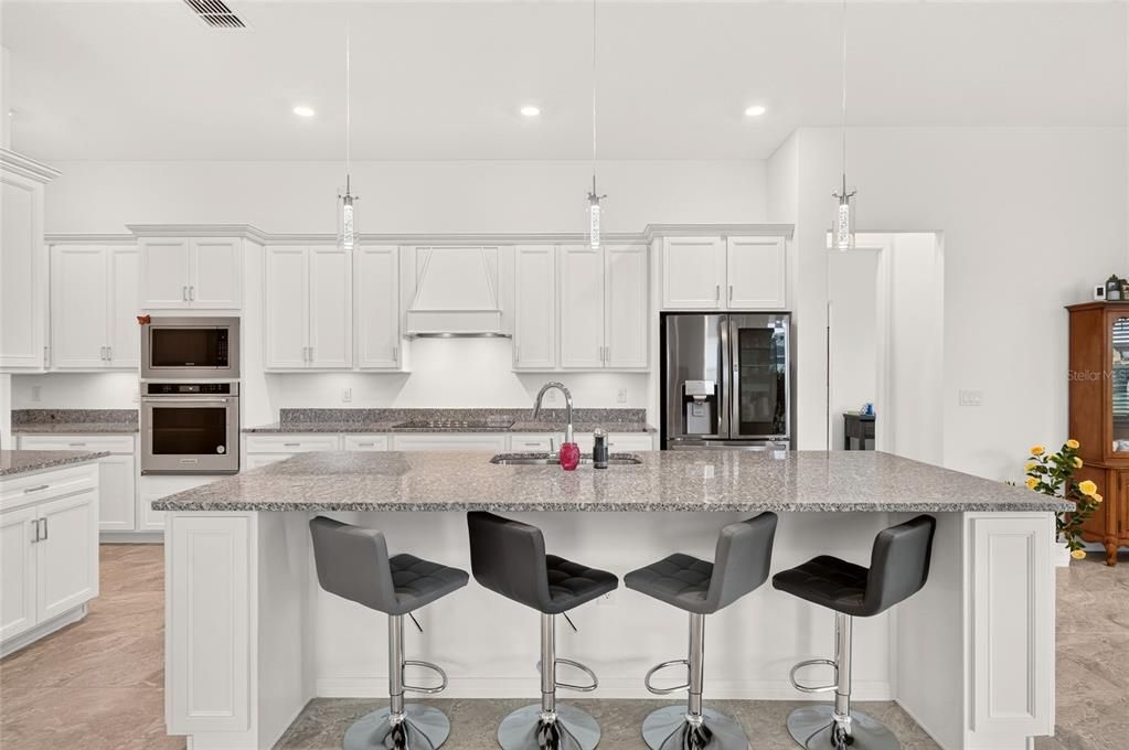 For Sale: $574,850 (3 beds, 3 baths, 2809 Square Feet)