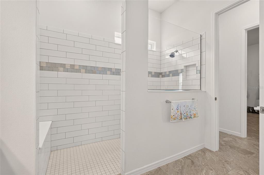 For Sale: $574,850 (3 beds, 3 baths, 2809 Square Feet)