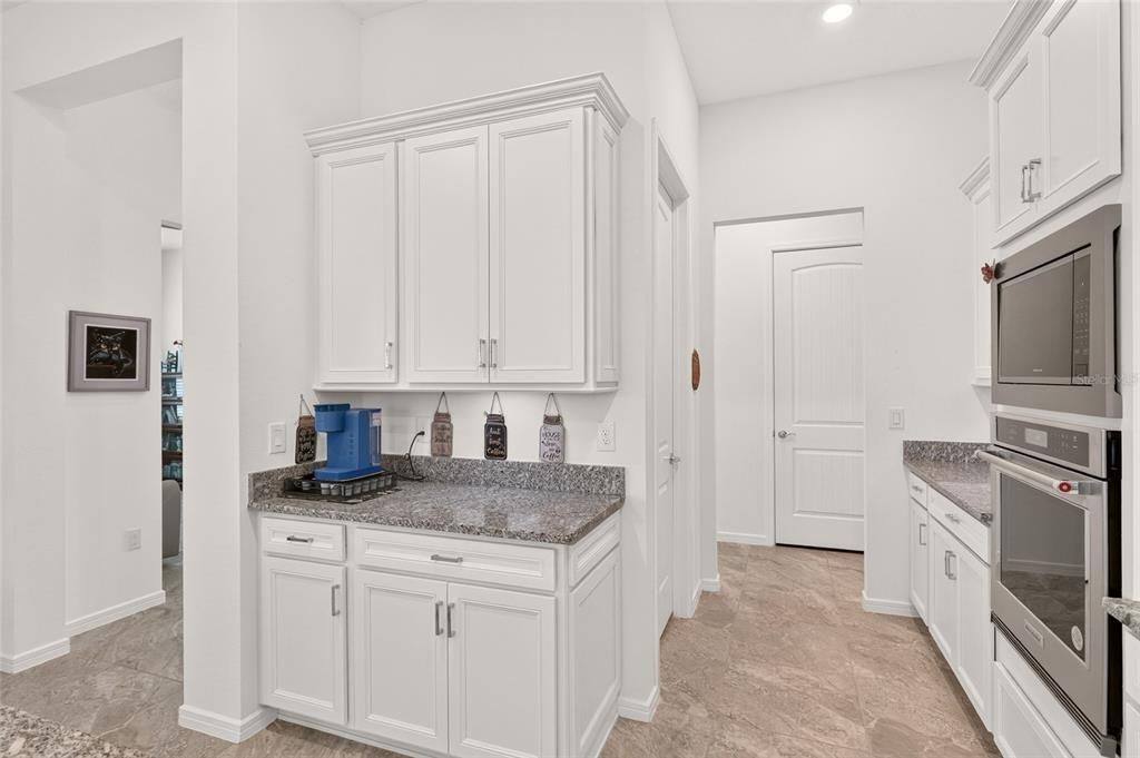 For Sale: $574,850 (3 beds, 3 baths, 2809 Square Feet)