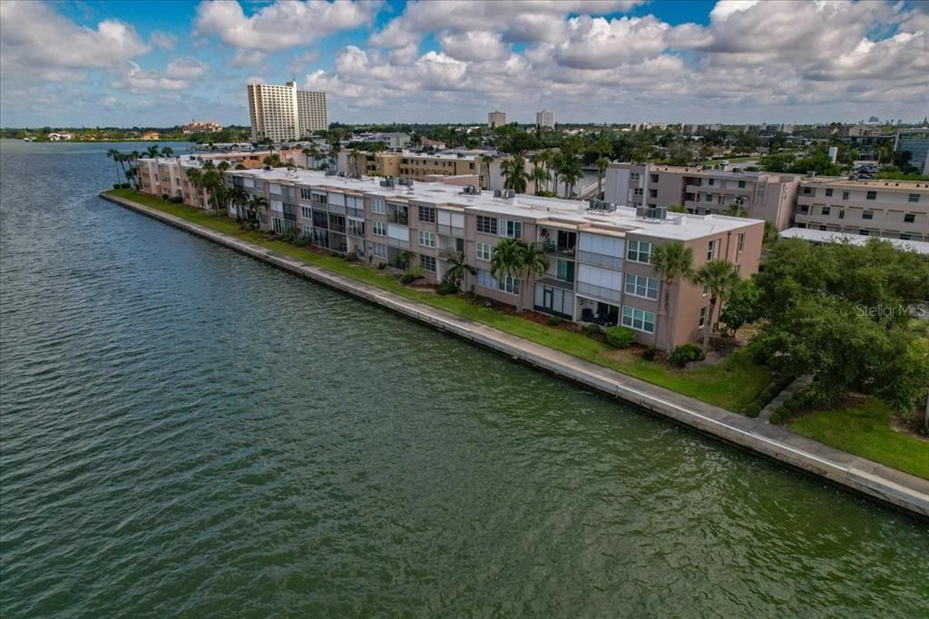 For Rent: $2,750 (2 beds, 2 baths, 1170 Square Feet)