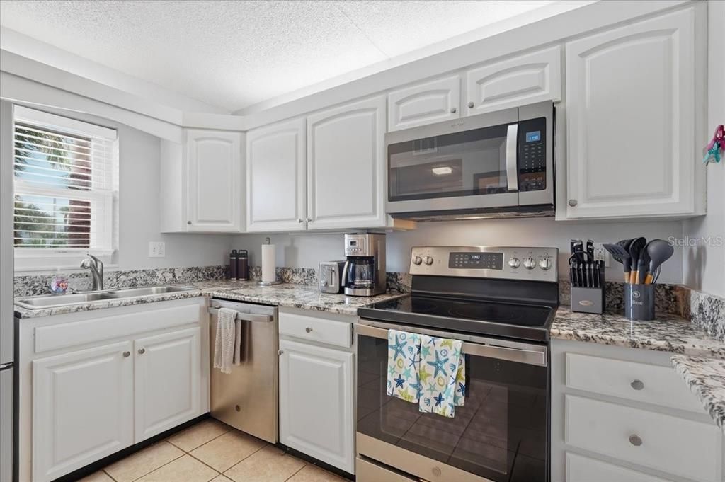 For Rent: $2,750 (2 beds, 2 baths, 1170 Square Feet)