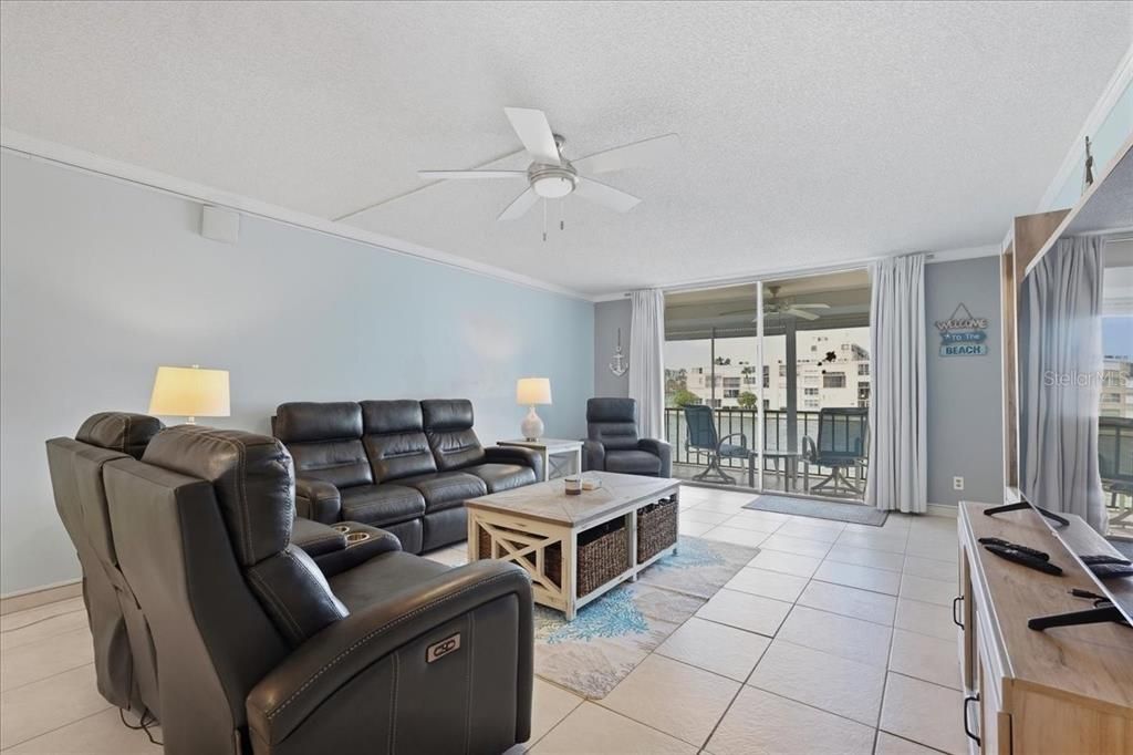 For Rent: $2,750 (2 beds, 2 baths, 1170 Square Feet)