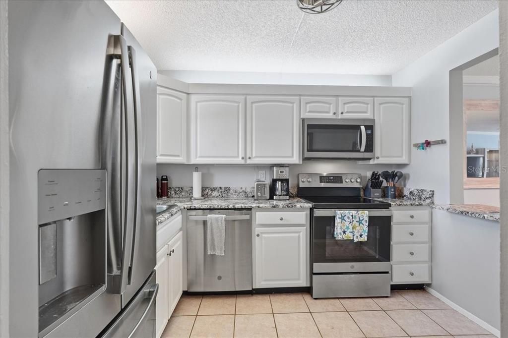 For Rent: $2,750 (2 beds, 2 baths, 1170 Square Feet)