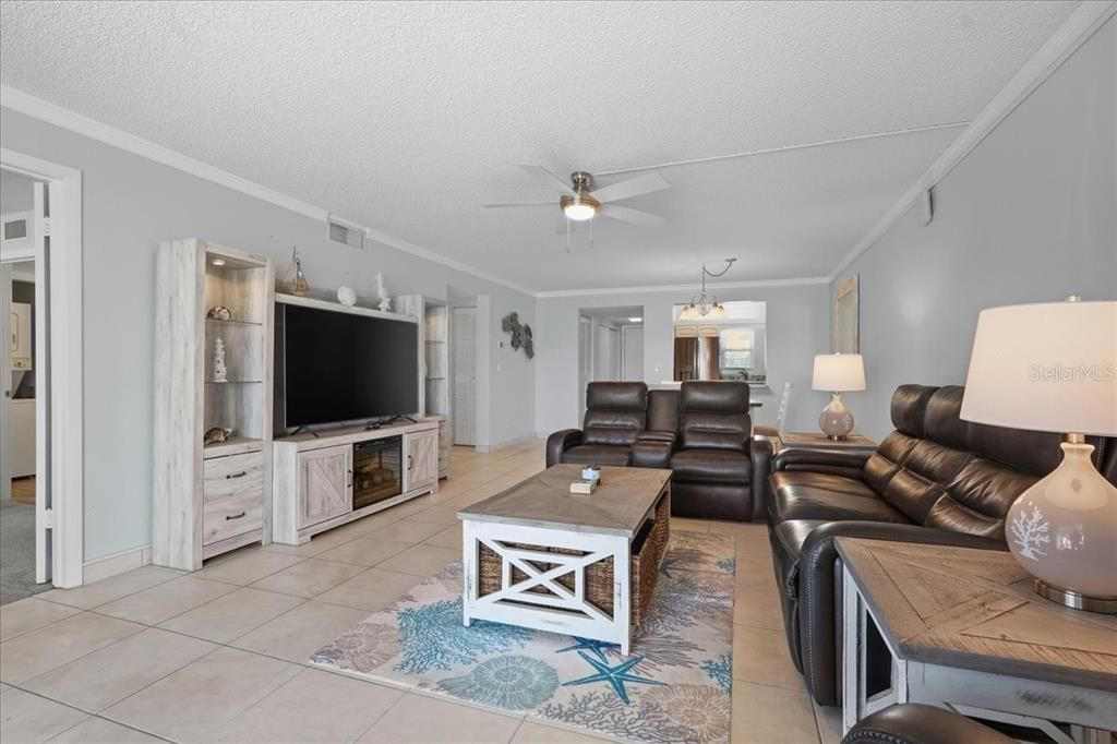 For Rent: $2,750 (2 beds, 2 baths, 1170 Square Feet)