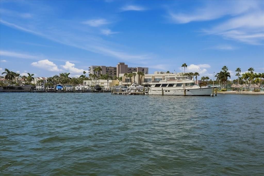 For Rent: $2,750 (2 beds, 2 baths, 1170 Square Feet)