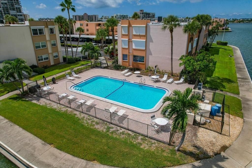 For Rent: $2,750 (2 beds, 2 baths, 1170 Square Feet)