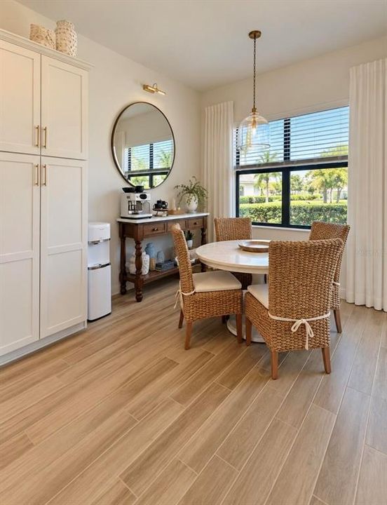 For Sale: $984,900 (4 beds, 2 baths, 3285 Square Feet)