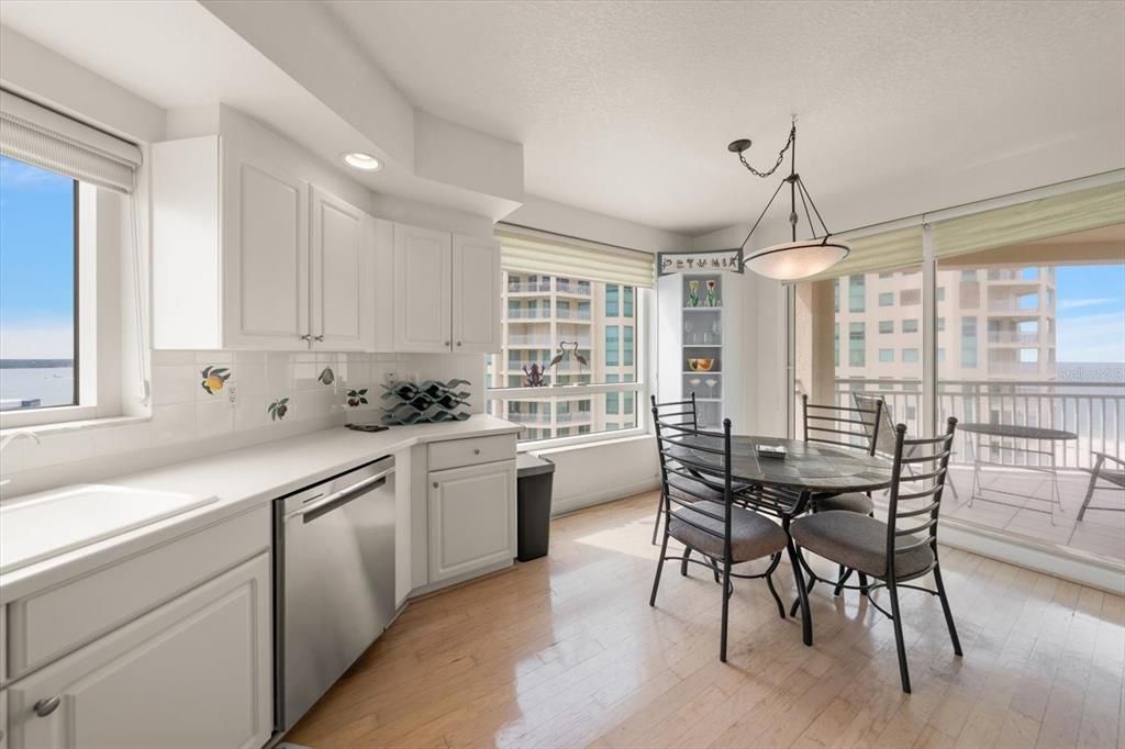 На продажу: $1,260,000 (3 спален, 2 ванн, 1952 Квадратных фут)