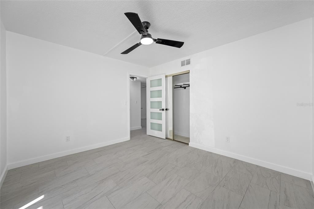 For Sale: $220,000 (2 beds, 2 baths, 960 Square Feet)