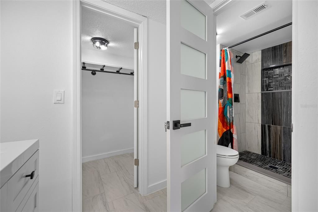 For Sale: $220,000 (2 beds, 2 baths, 960 Square Feet)