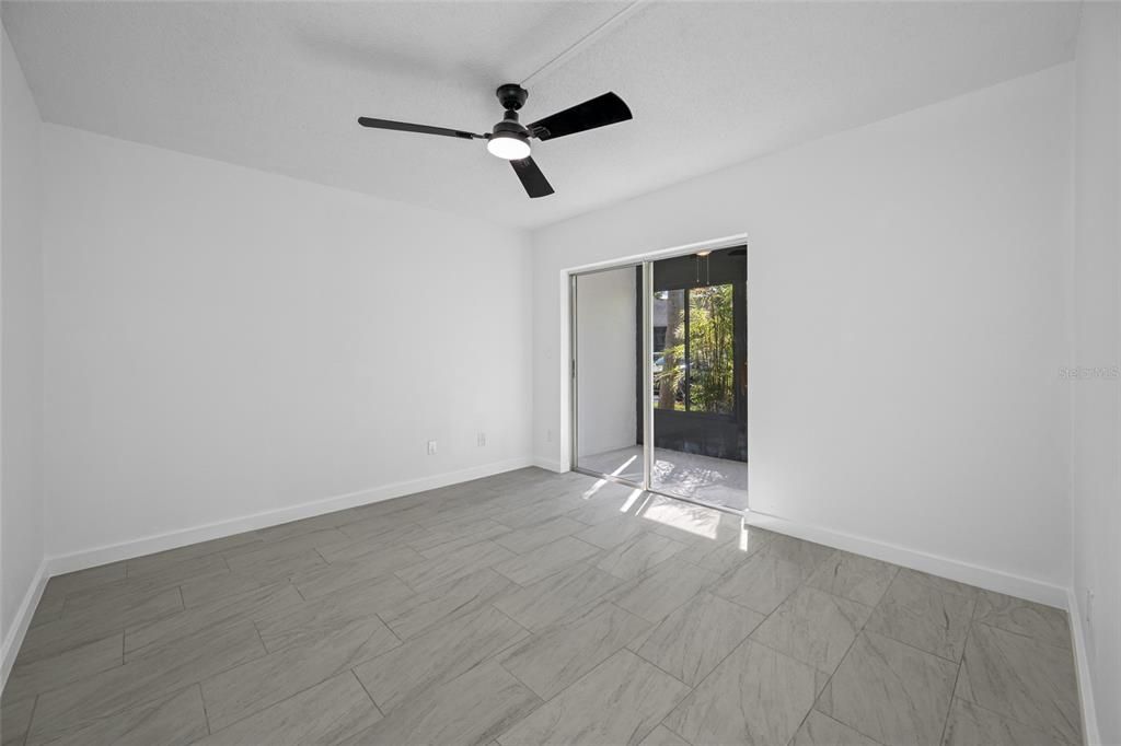 For Sale: $220,000 (2 beds, 2 baths, 960 Square Feet)