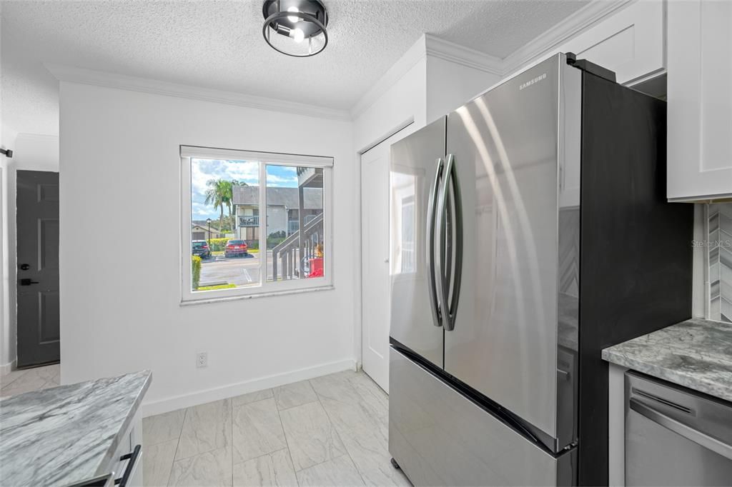 For Sale: $220,000 (2 beds, 2 baths, 960 Square Feet)