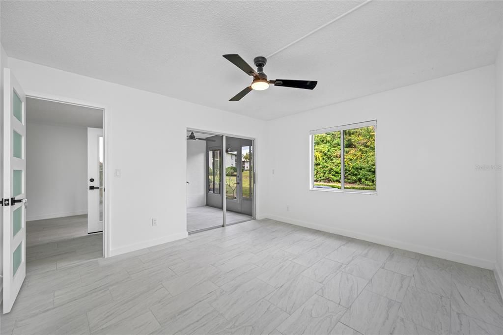 For Sale: $220,000 (2 beds, 2 baths, 960 Square Feet)