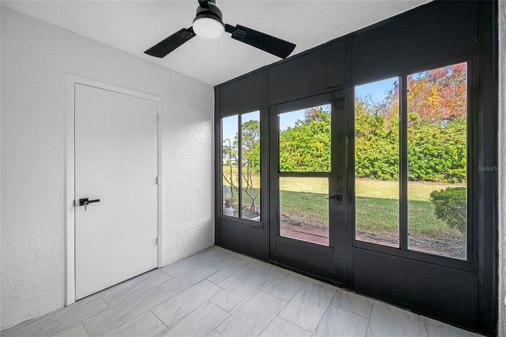 For Sale: $220,000 (2 beds, 2 baths, 960 Square Feet)