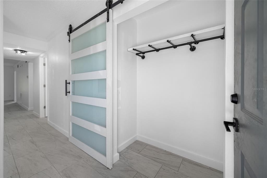 For Sale: $220,000 (2 beds, 2 baths, 960 Square Feet)