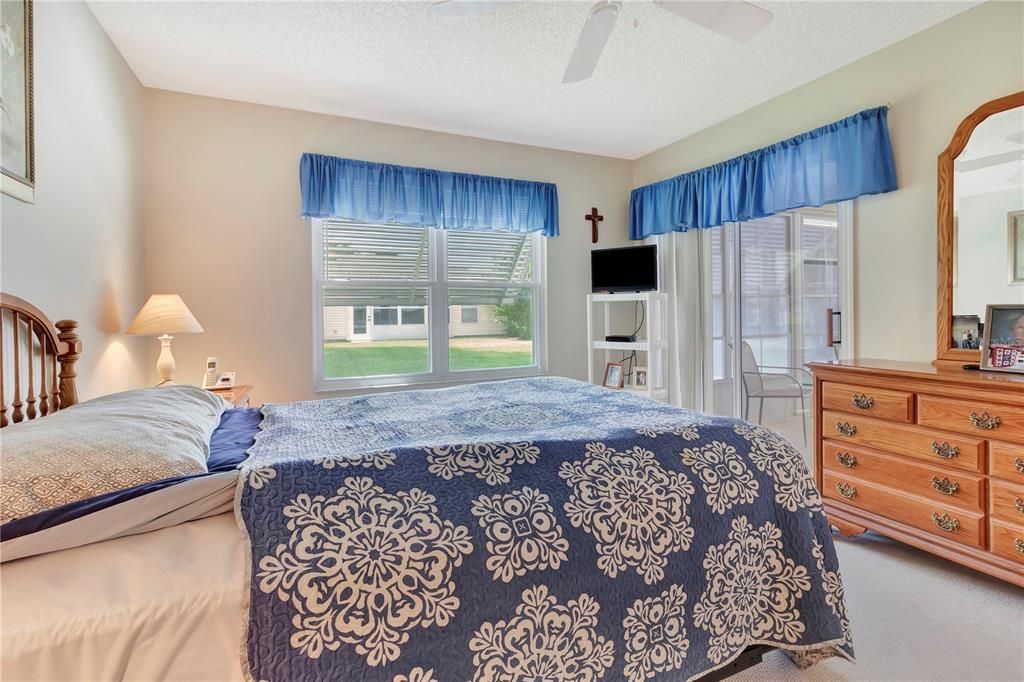 For Sale: $249,900 (2 beds, 2 baths, 1571 Square Feet)