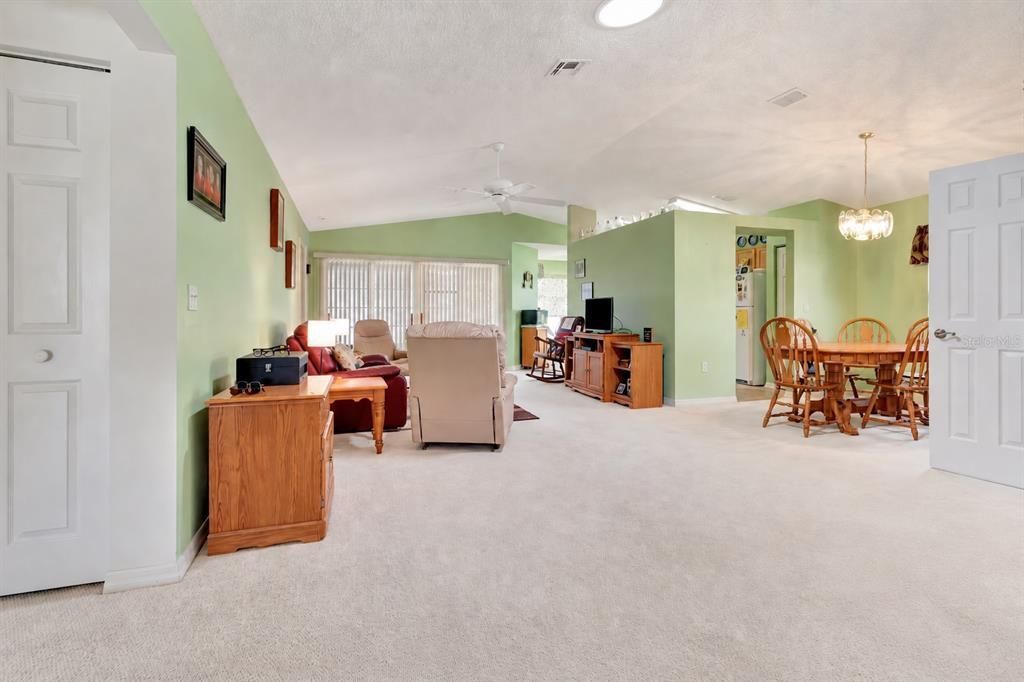 For Sale: $249,900 (2 beds, 2 baths, 1571 Square Feet)