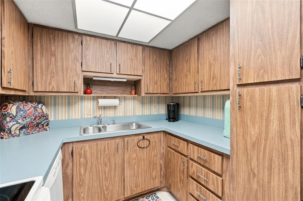 На продажу: $80,000 (2 спален, 2 ванн, 919 Квадратных фут)