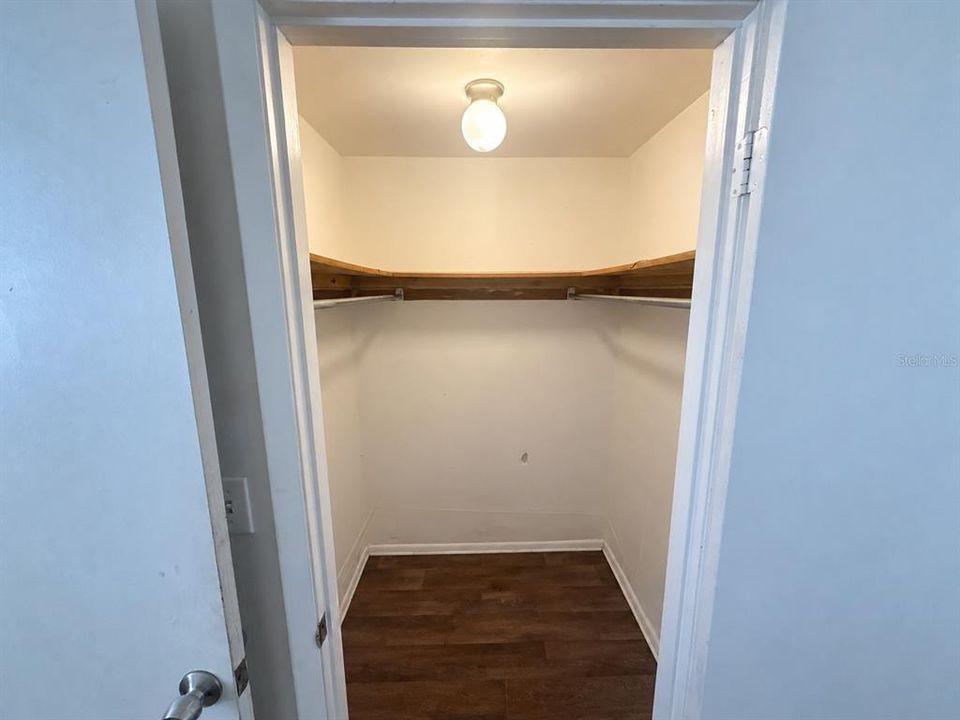 For Sale: $220,000 (3 beds, 3 baths, 1601 Square Feet)