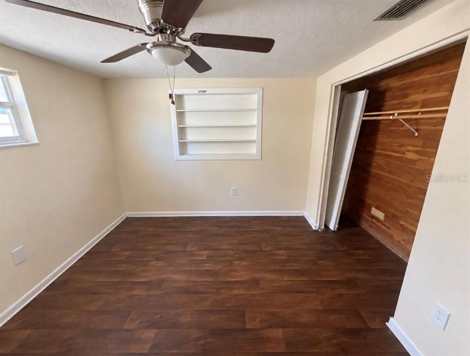 For Sale: $220,000 (3 beds, 3 baths, 1601 Square Feet)