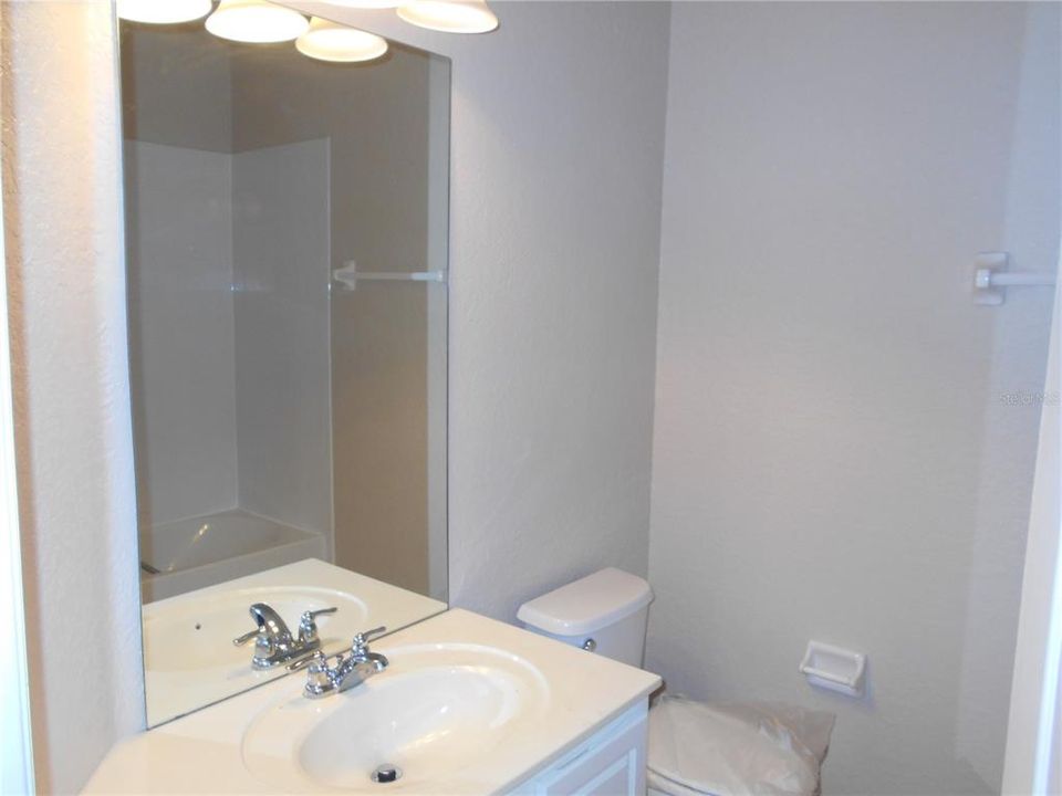 В аренду: $1,800 (2 спален, 2 ванн, 1408 Квадратных фут)