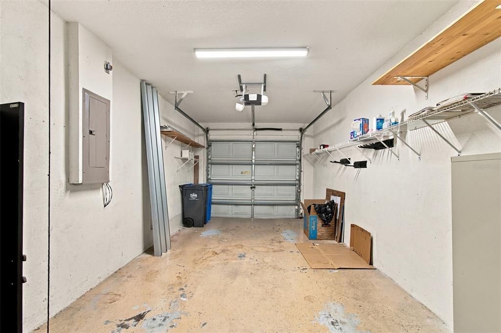 For Sale: $305,000 (2 beds, 2 baths, 1272 Square Feet)