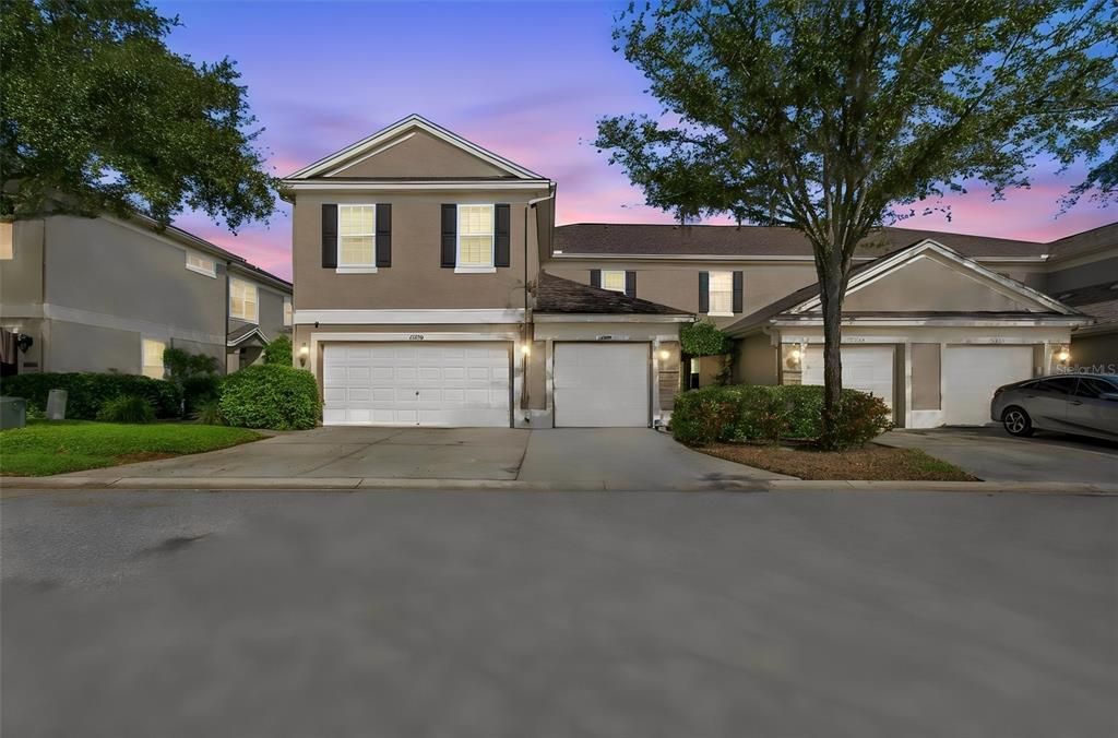 For Sale: $305,000 (2 beds, 2 baths, 1272 Square Feet)