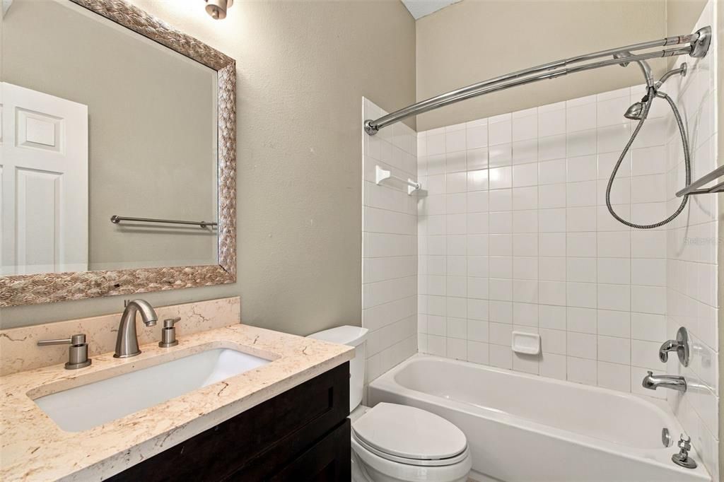 For Sale: $305,000 (2 beds, 2 baths, 1272 Square Feet)