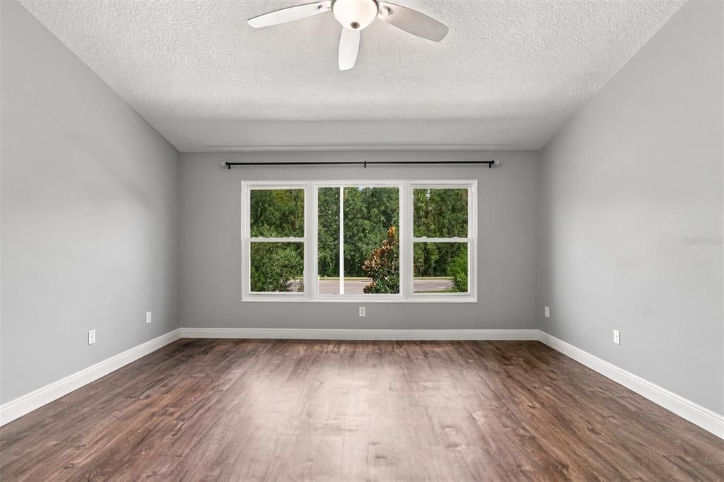 For Sale: $305,000 (2 beds, 2 baths, 1272 Square Feet)