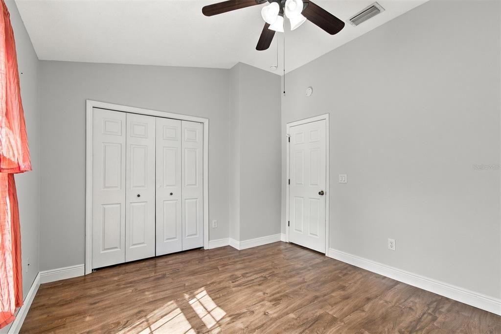 For Sale: $305,000 (2 beds, 2 baths, 1272 Square Feet)